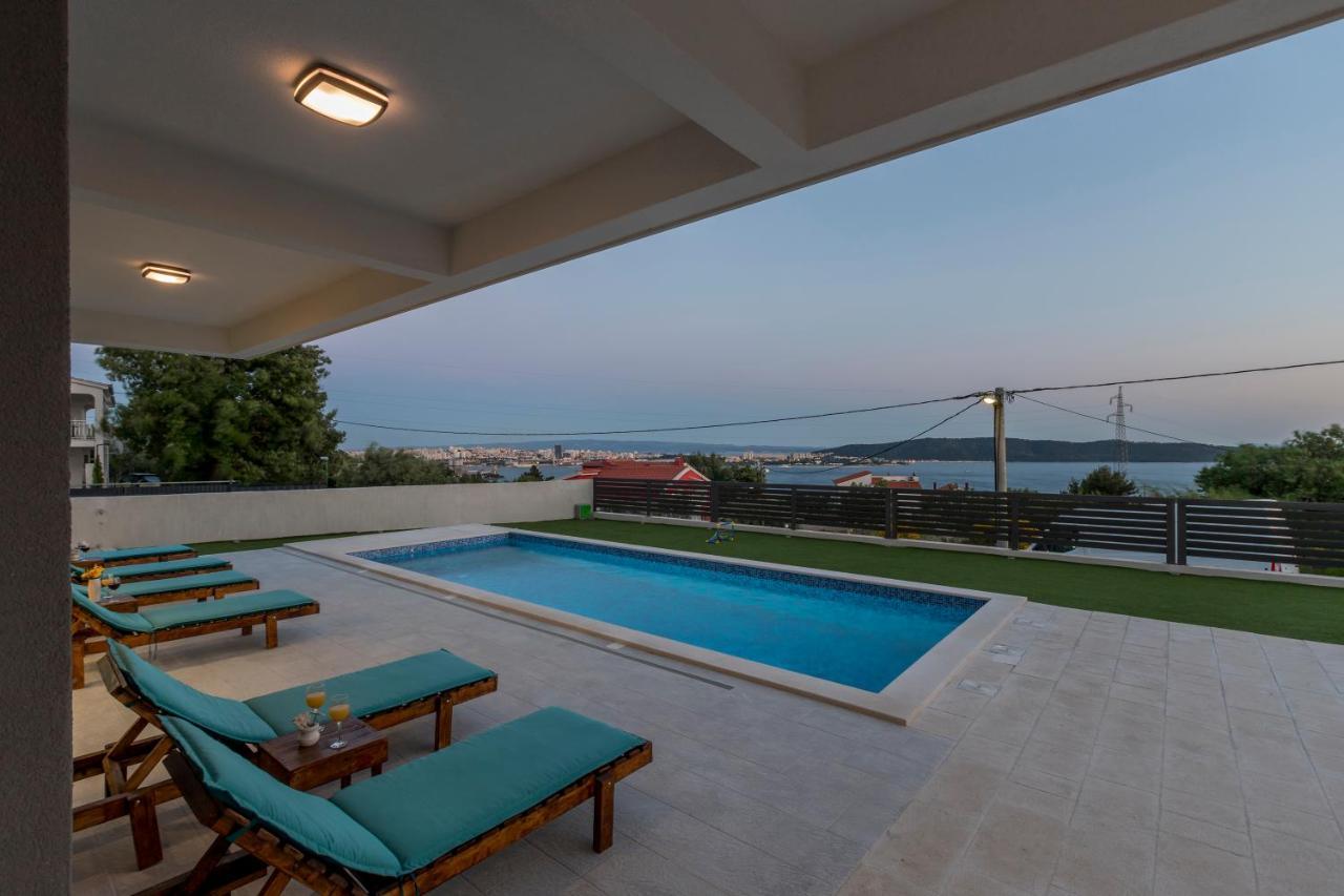 Luxury Villa La Nonna Ana - Heated Pool, Sea View, Near Split Каштела Экстерьер фото
