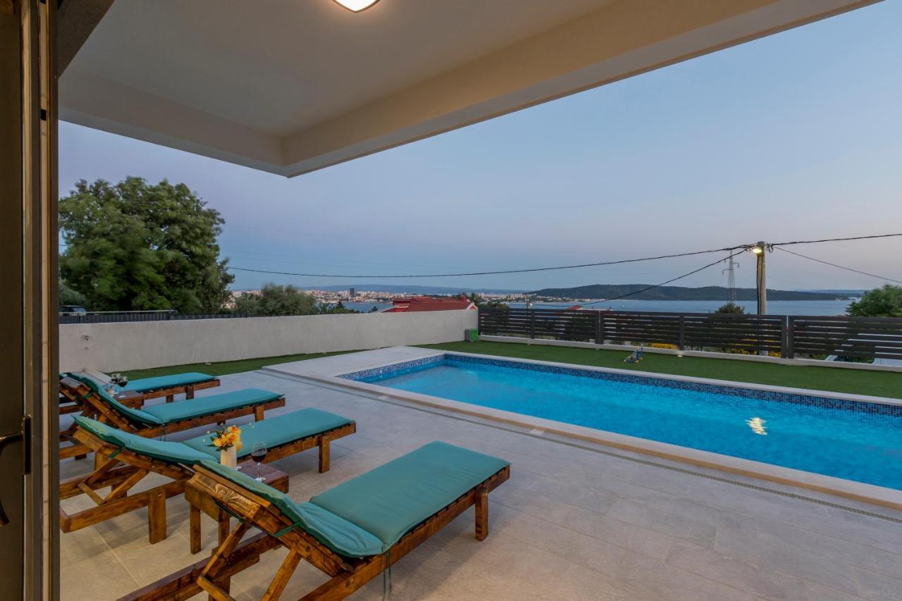 Luxury Villa La Nonna Ana - Heated Pool, Sea View, Near Split Каштела Экстерьер фото